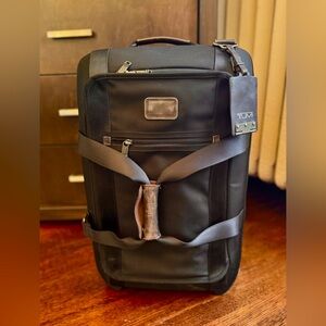 Tumi Alpha Bravo Meridian Wheeled Duffel Carry-On Suitcase (Black/Brown)